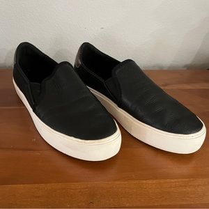 ugg black leather sneaker EUC size 11